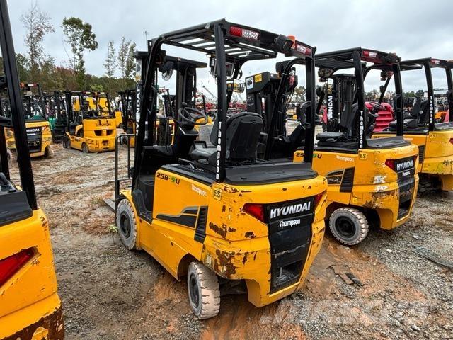 Hyundai 25B-9U 전동 지게차