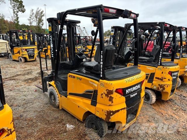 Hyundai 25B-9U 전동 지게차