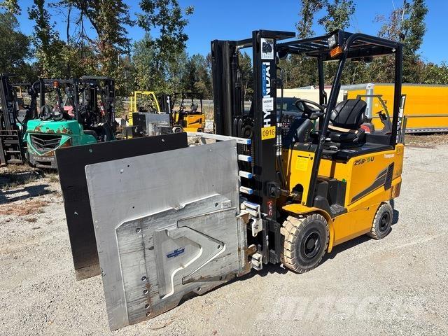 Hyundai 25B-9U 전동 지게차