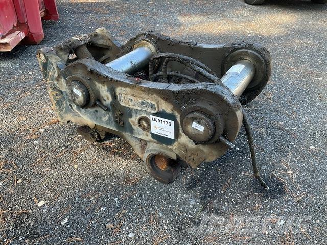 Hyundai EQD45 집게