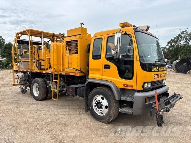 Isuzu FTR 시립/다목적 차량