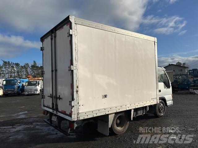 Isuzu NKR300s 건설 장비 - 기타