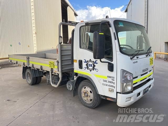 Isuzu NNR 200 플랫베드/드롭사이드 트럭