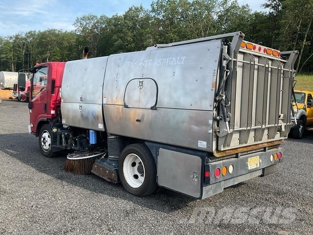 Isuzu NRR 청소 트럭