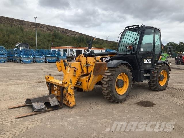 JCB 535-125 텔러 핸들러
