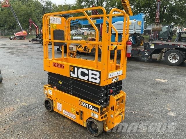 JCB S1930E 가위형 리프트