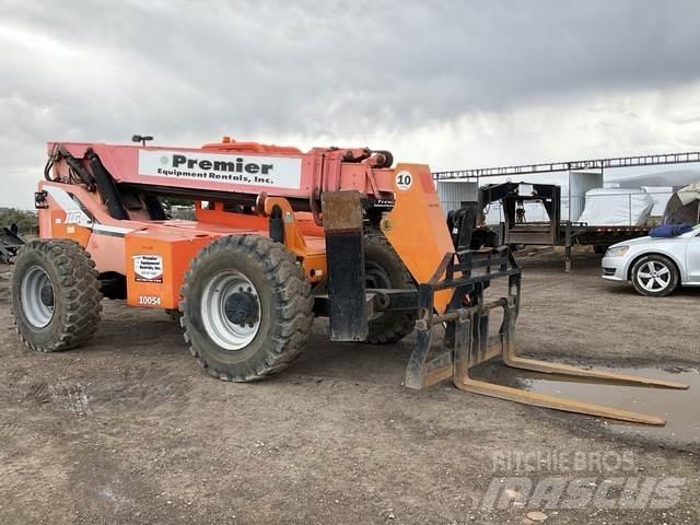 JLG 10054 텔러 핸들러