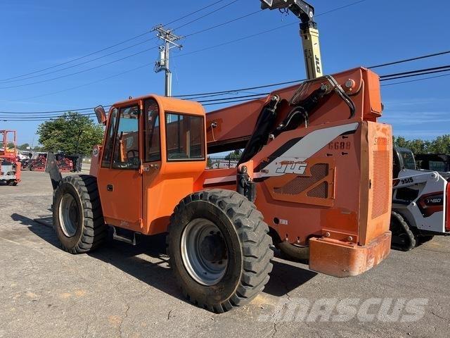 JLG 10054 텔러 핸들러