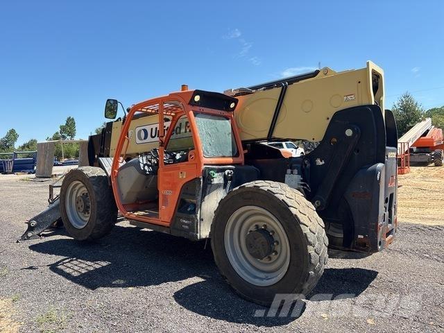 JLG 1055 텔러 핸들러