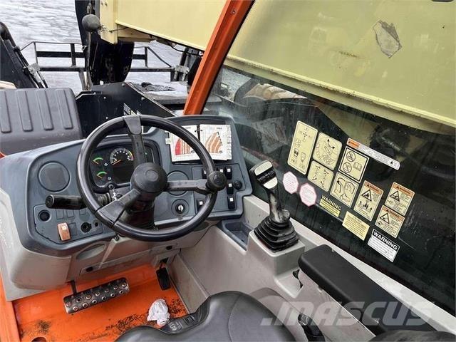 JLG 1055 텔러 핸들러