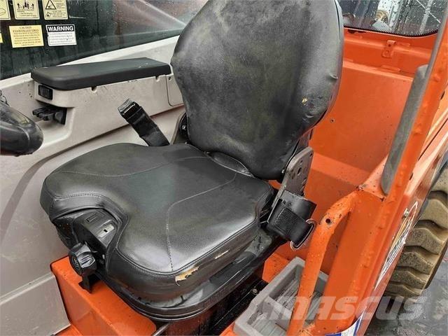 JLG 1055 텔러 핸들러