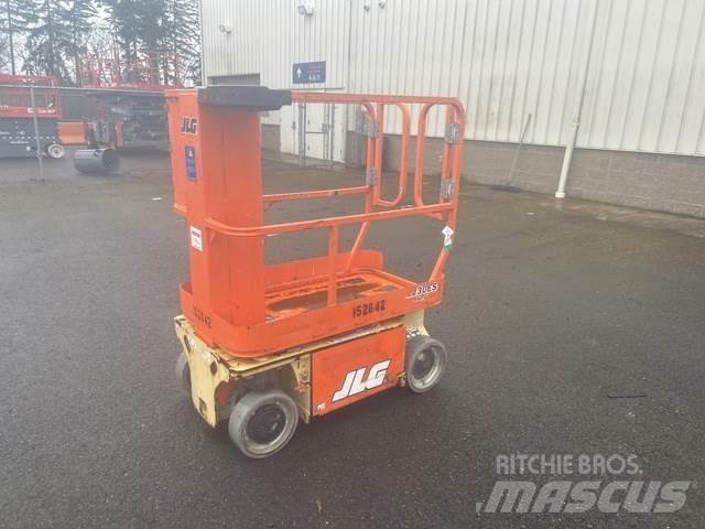 JLG 1230ES 인원/화물 앨리베이터