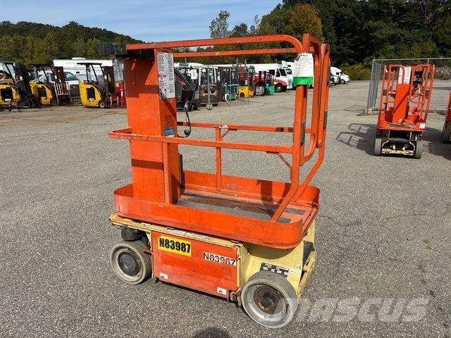 JLG 1230ES 인원/화물 앨리베이터