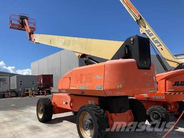 JLG 1350SJP 견인식 전동이동 리프트