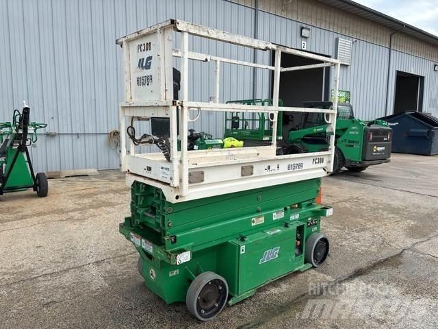 JLG 1932RS 가위형 리프트