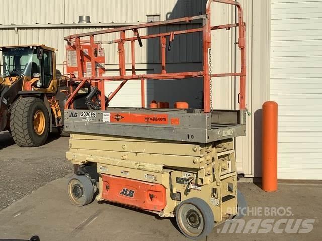 JLG 2030ES 가위형 리프트