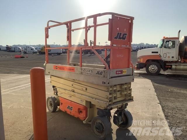 JLG 2030ES 가위형 리프트