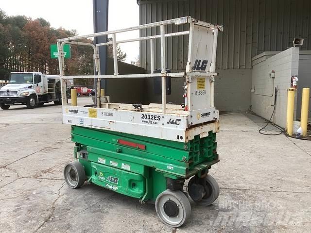 JLG 2032ES 가위형 리프트