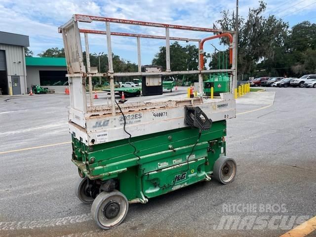 JLG 2032ES 가위형 리프트