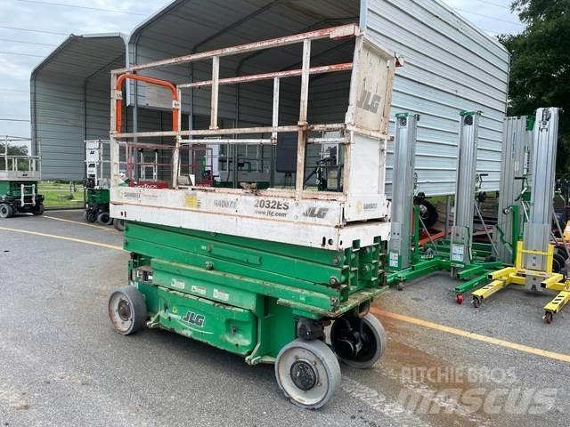 JLG 2032ES 가위형 리프트
