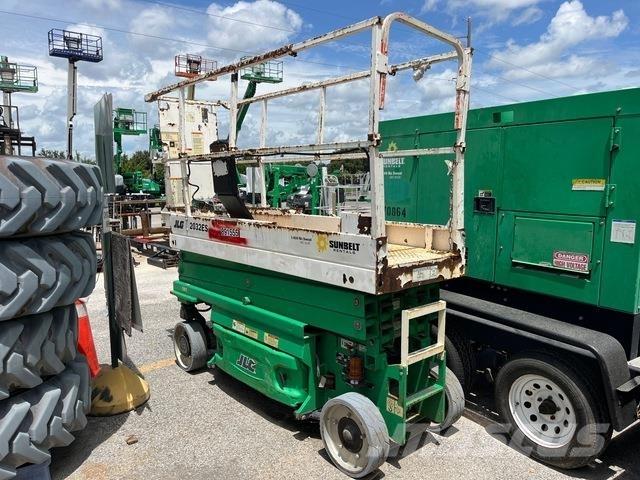 JLG 2032ES 가위형 리프트
