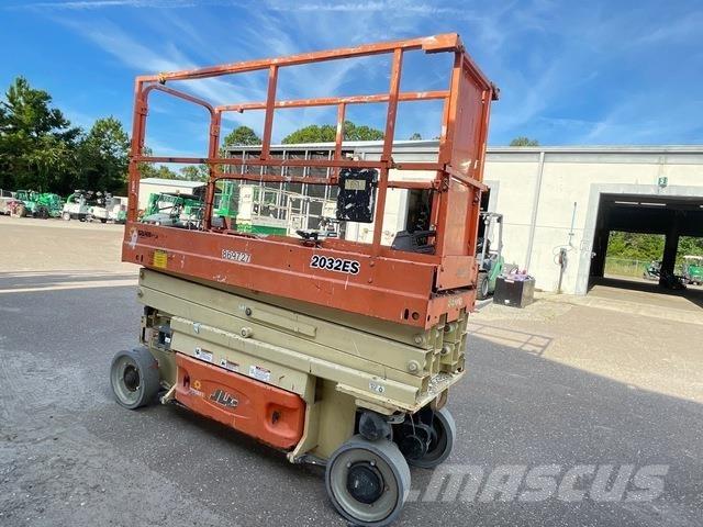 JLG 2032ES 가위형 리프트