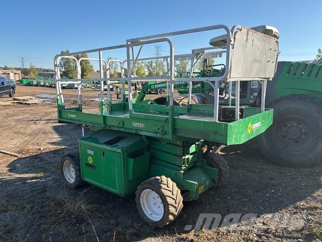 JLG 260MRT 가위형 리프트