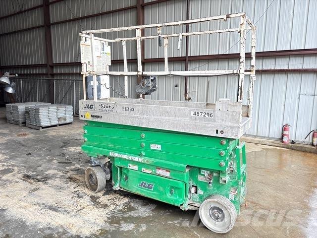 JLG 2630ES 가위형 리프트