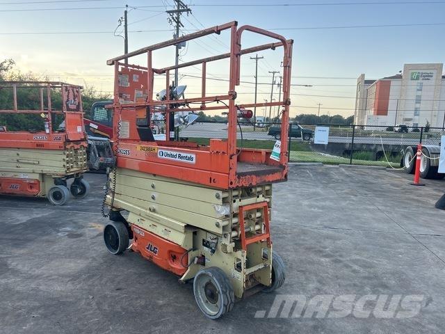 JLG 2632ES 가위형 리프트