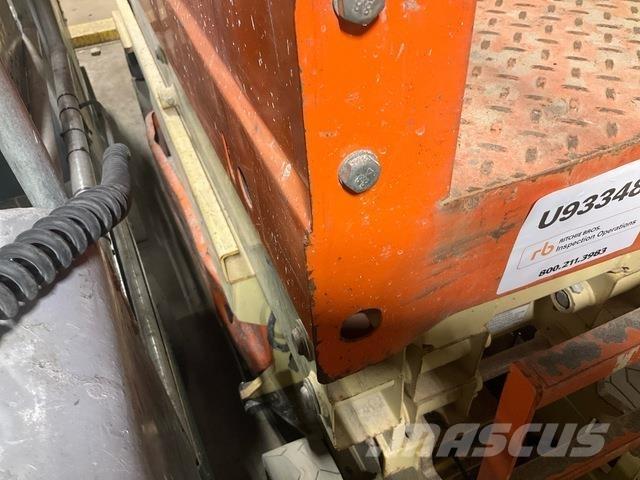 JLG 2632ES 가위형 리프트