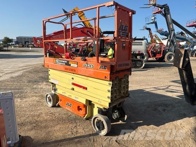 JLG 2632ES 가위형 리프트