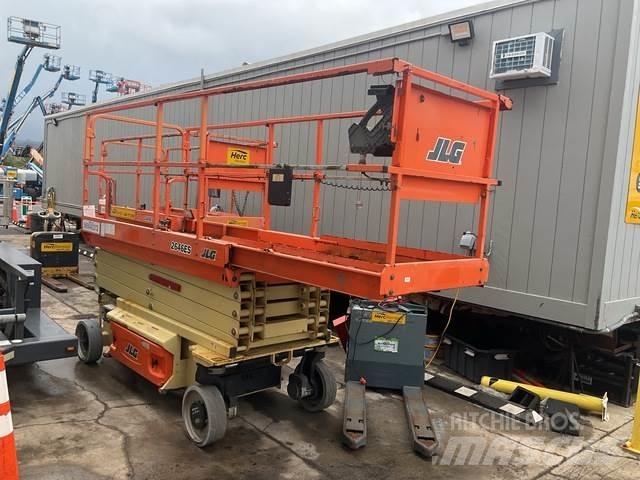 JLG 2646ES 가위형 리프트
