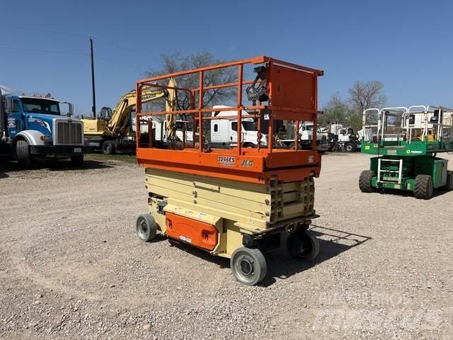 JLG 3246ES 가위형 리프트