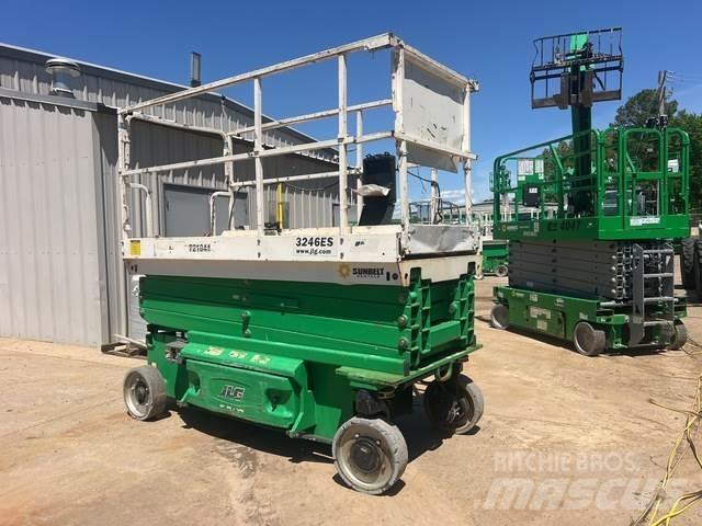 JLG 3246ES 가위형 리프트