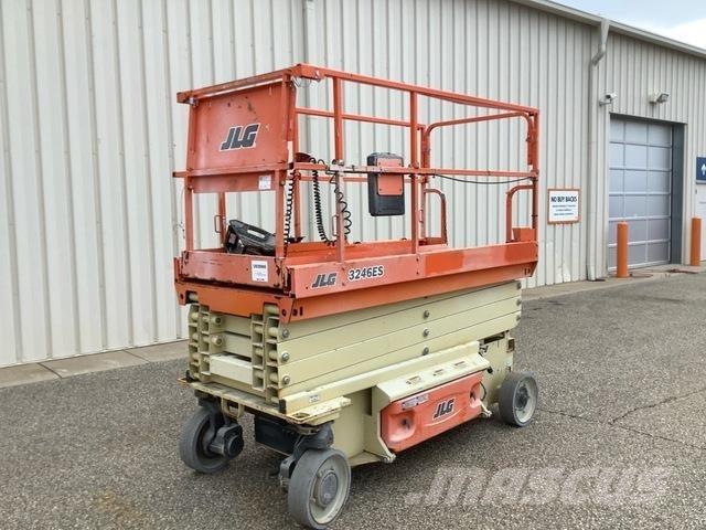 JLG 3246ES 가위형 리프트