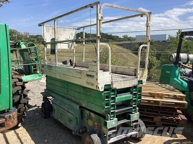 JLG 3246ES 가위형 리프트