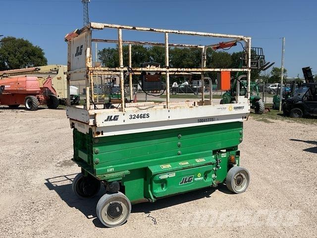 JLG 3246ES 가위형 리프트