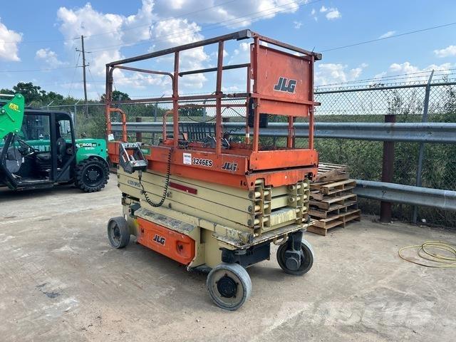JLG 3246ES 가위형 리프트