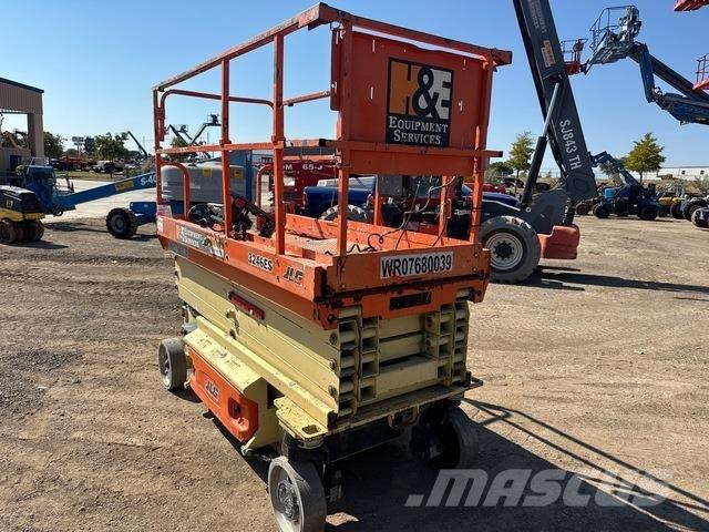 JLG 3246ES 가위형 리프트