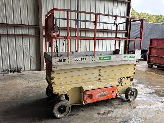 JLG 3246ES 가위형 리프트