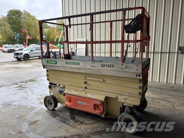 JLG 3246ES 가위형 리프트