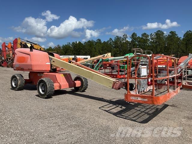 JLG 400S 견인식 전동이동 리프트
