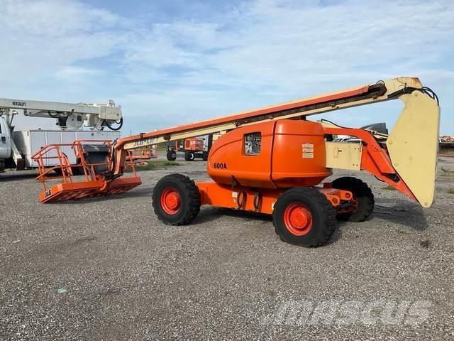JLG 600A 관절형 전동이동 리프트