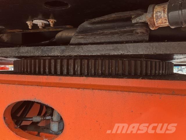 JLG 600AJ 관절형 전동이동 리프트
