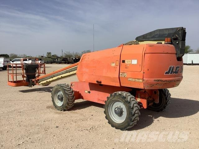 JLG 600S 견인식 전동이동 리프트