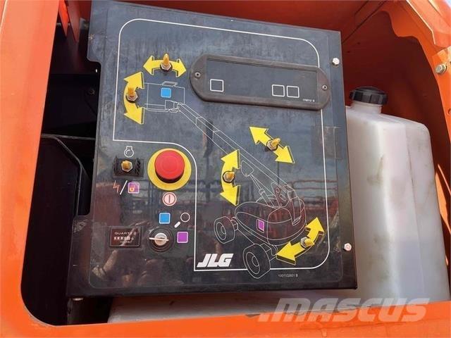 JLG 600S 견인식 전동이동 리프트