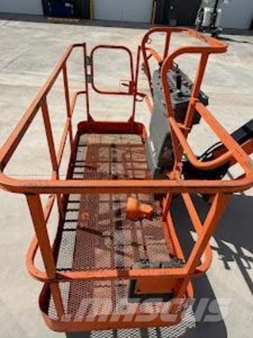 JLG 660SJ 견인식 전동이동 리프트