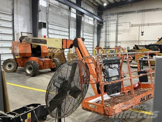 JLG 660SL 관절형 전동이동 리프트