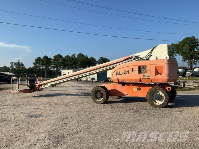 JLG 800S 견인식 전동이동 리프트