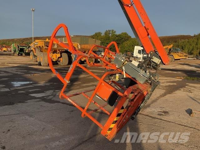 JLG 860SJ 관절형 전동이동 리프트